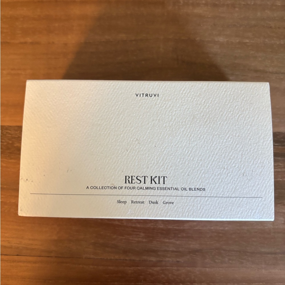 Vitruvi Rest Kit Calming Essential Oil Set - White